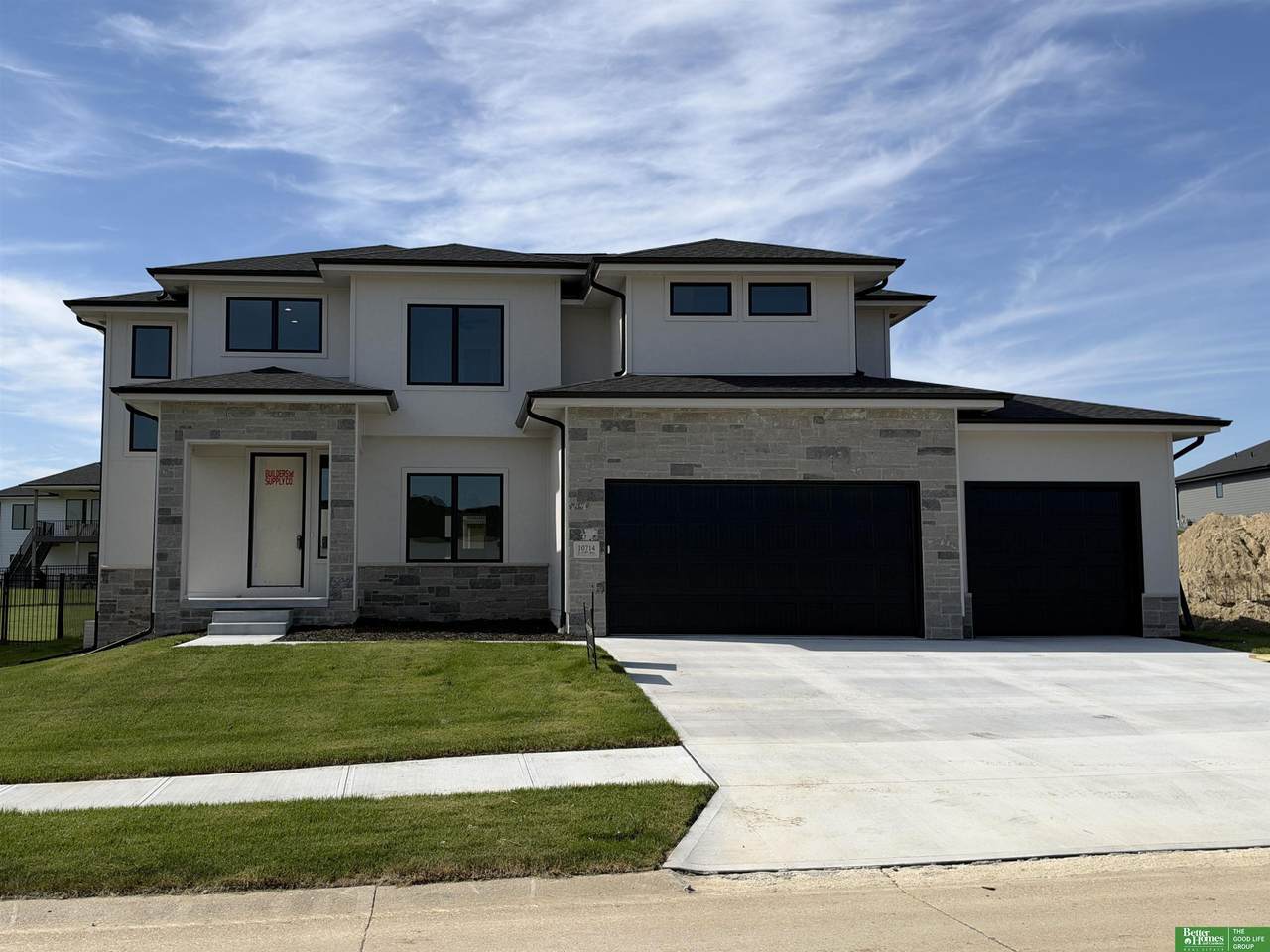 10714 219th Avenue - Photo 1