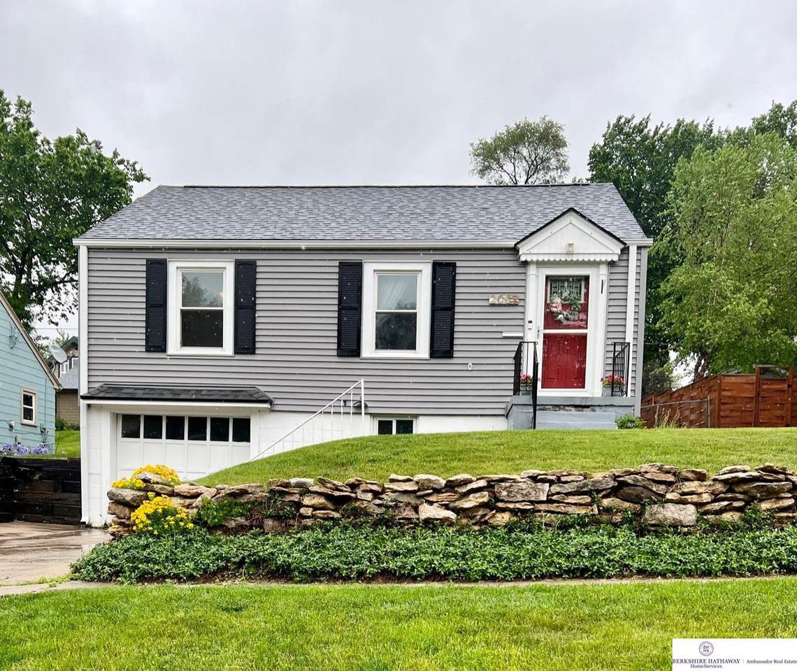 2039 63 Street - Photo 1
