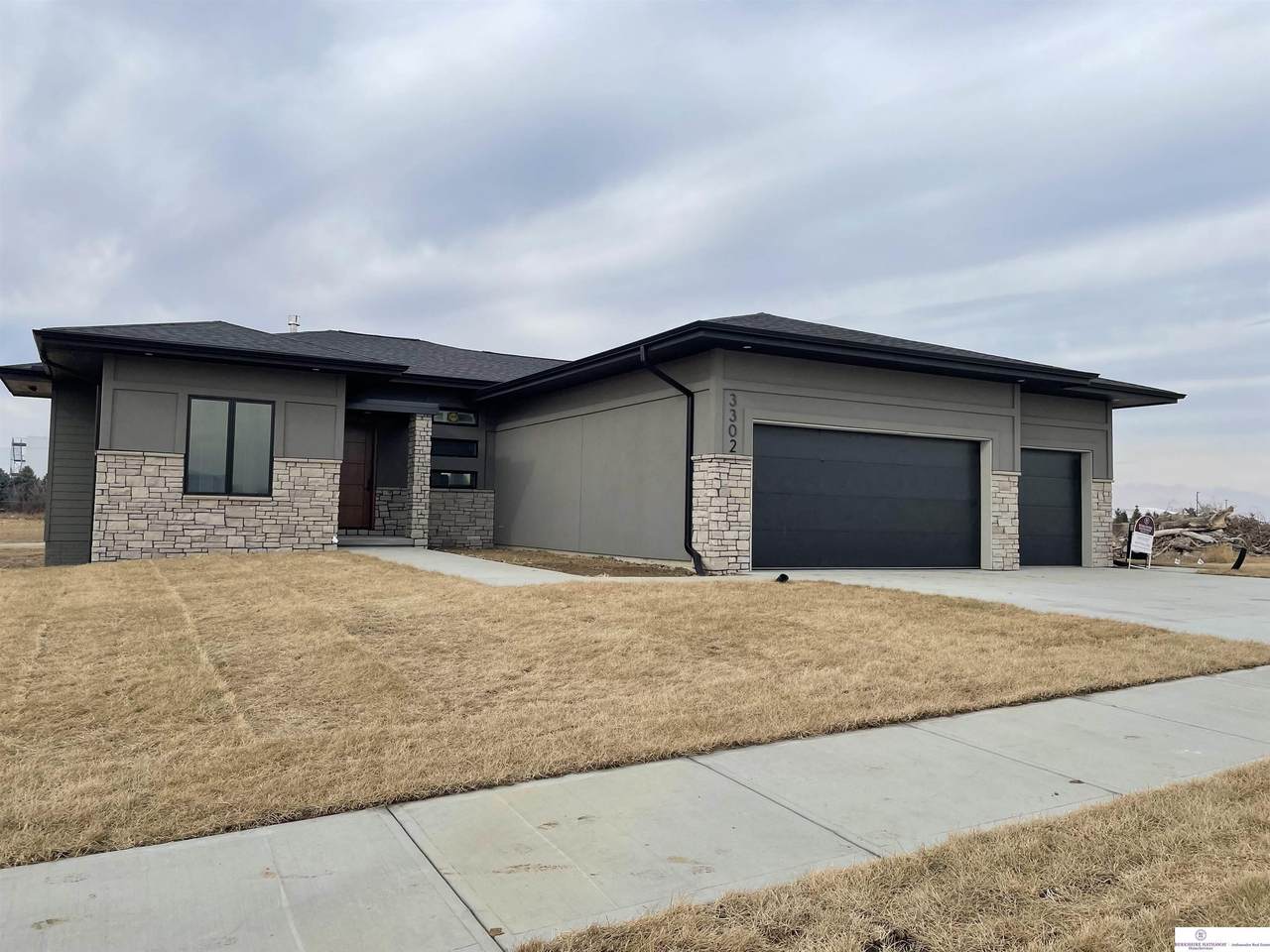 3302 212 Street - Photo 1