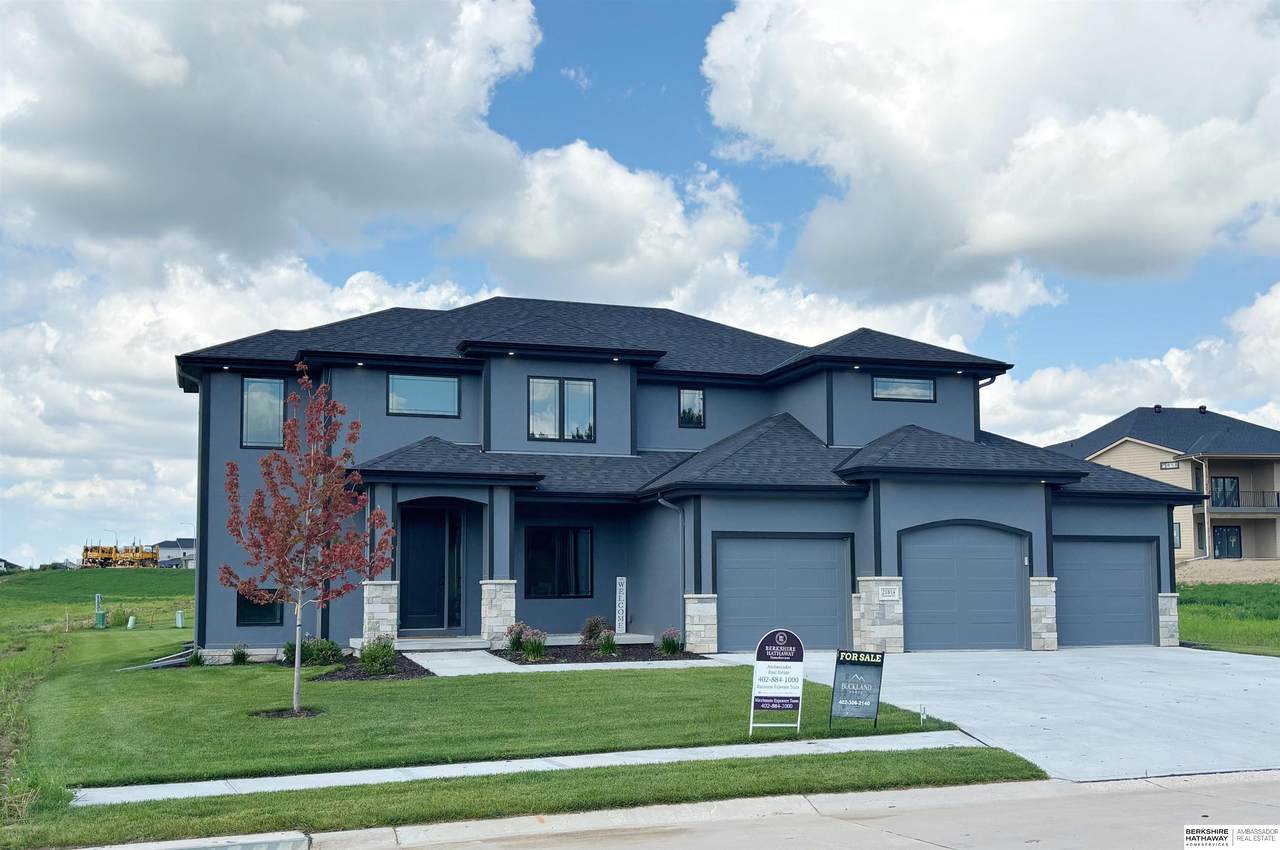 21814 Parkview Drive - Photo 1