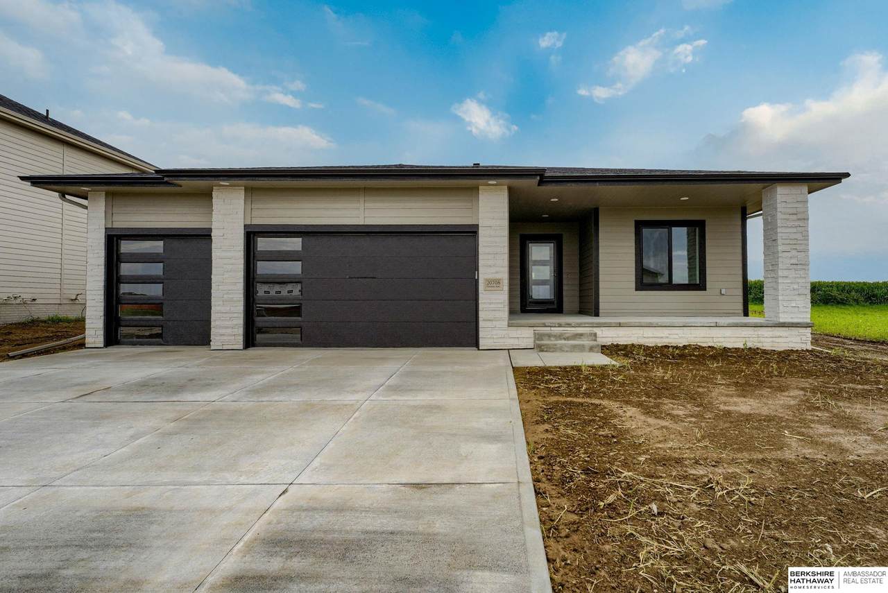20708 Vernon Avenue - Photo 1