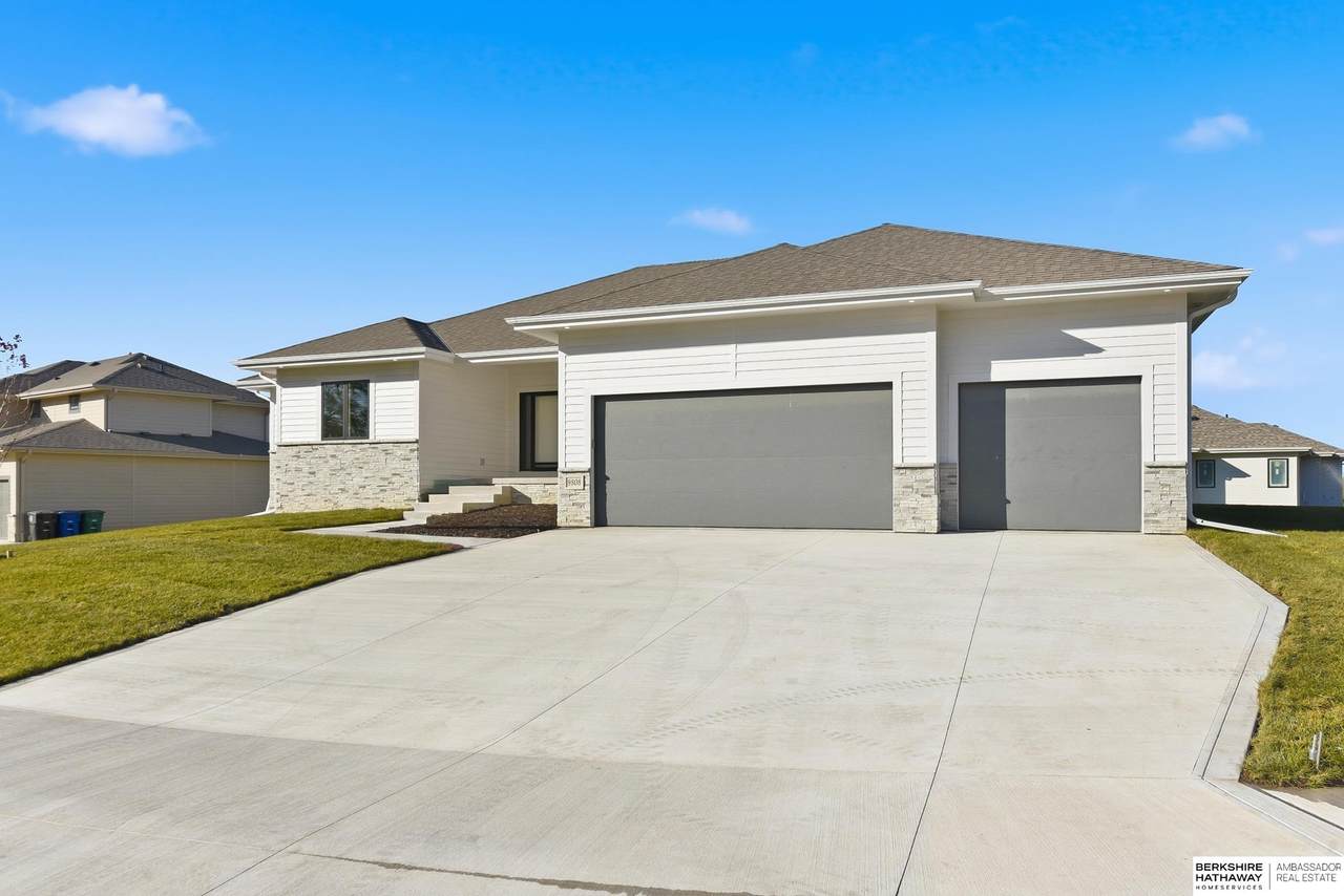 9808 Overland Trail - Photo 1