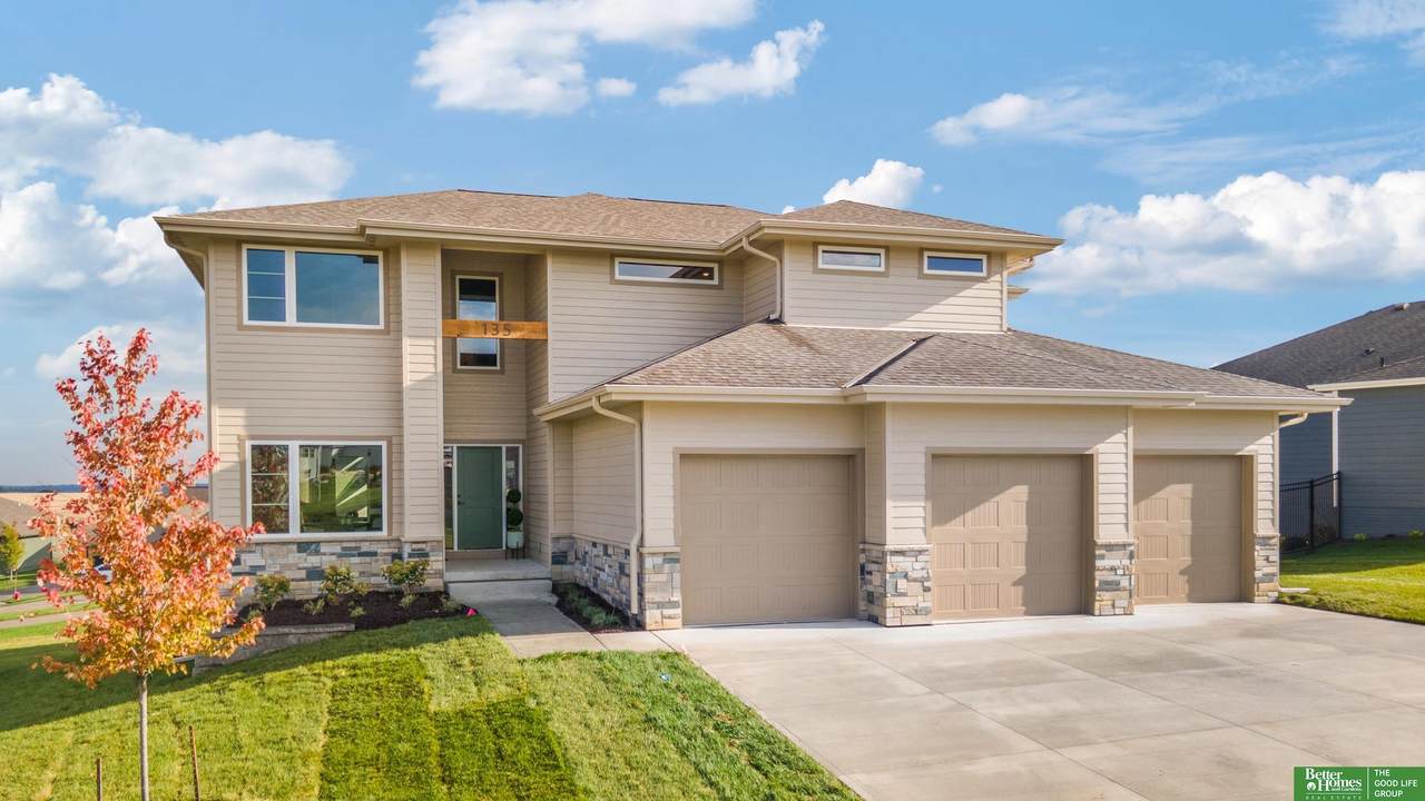 135 10th Avenue - Photo 1