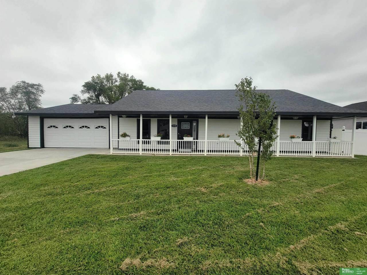 1115 Vista Way - Photo 1