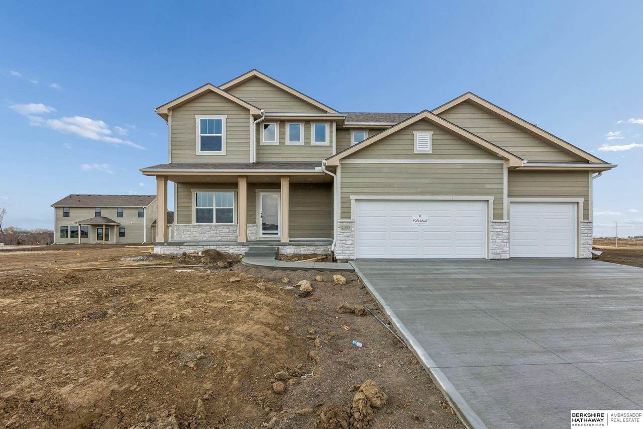 20819 Nebraska Avenue - Photo 1