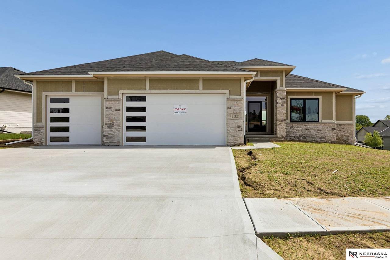 7805 167 Avenue - Photo 1