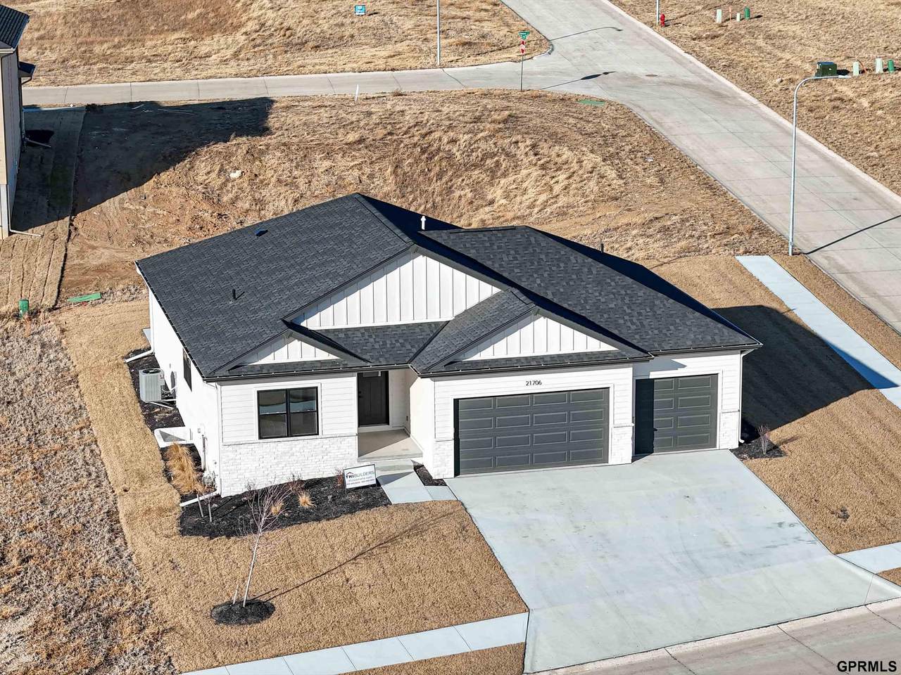 21706 Parkview Drive - Photo 1