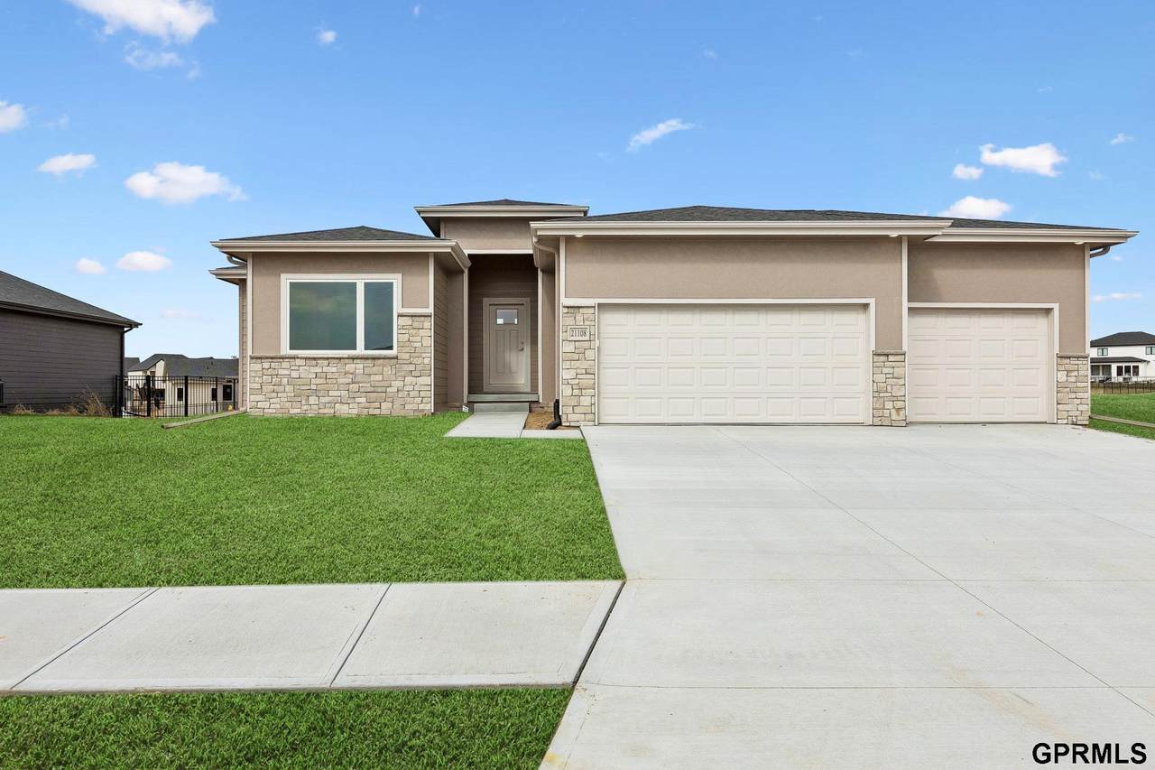 21108 Hartman Avenue - Photo 1