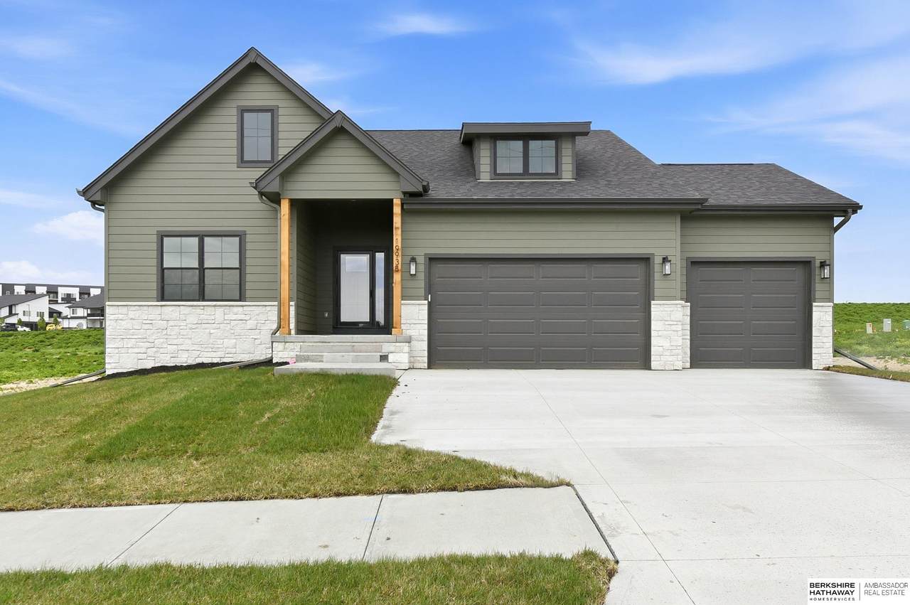 19938 Weir Street - Photo 1