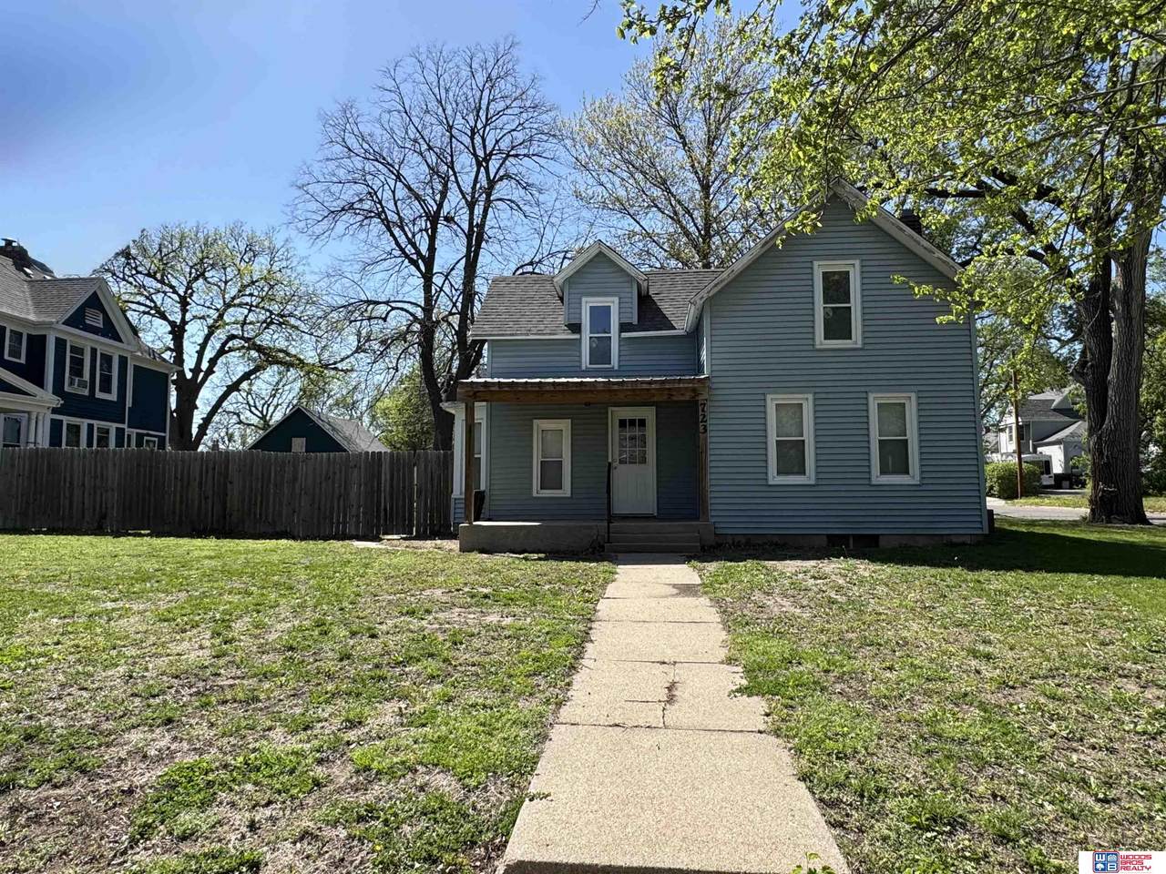 723 9th Street - Photo 1