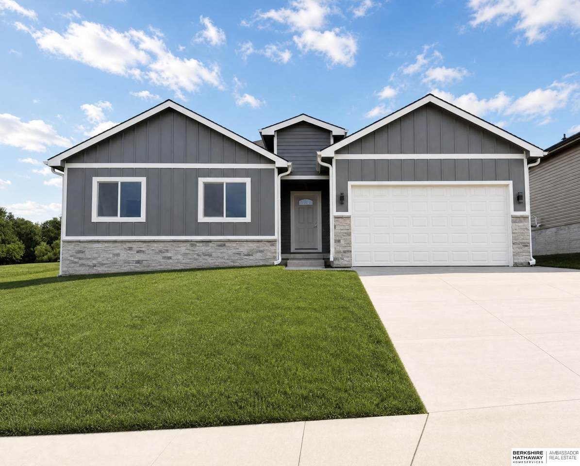 7710 33 Avenue - Photo 1