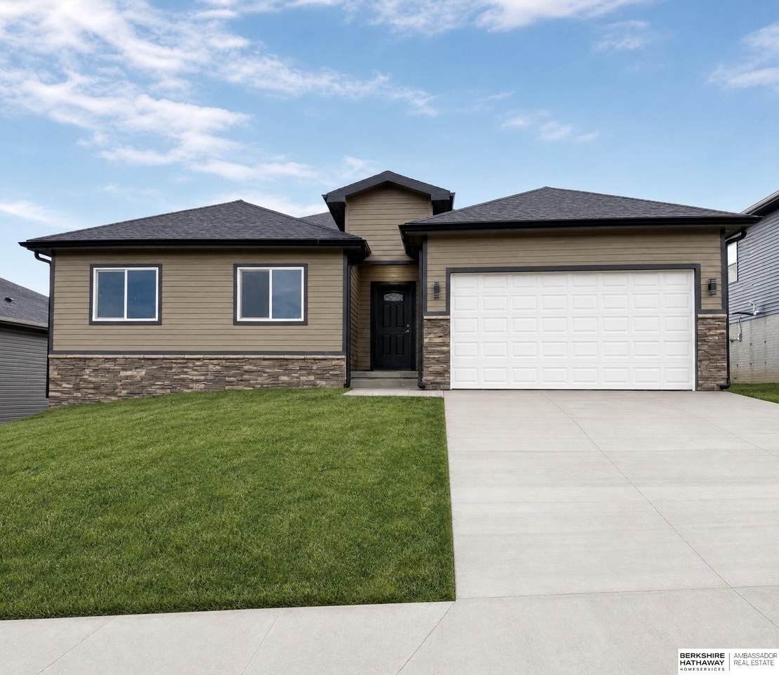 7706 33 Avenue - Photo 1