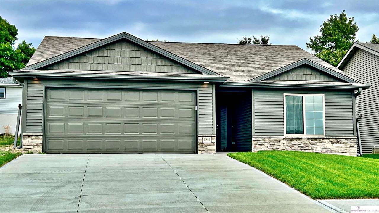 19910 Piney Creek Drive - Photo 1