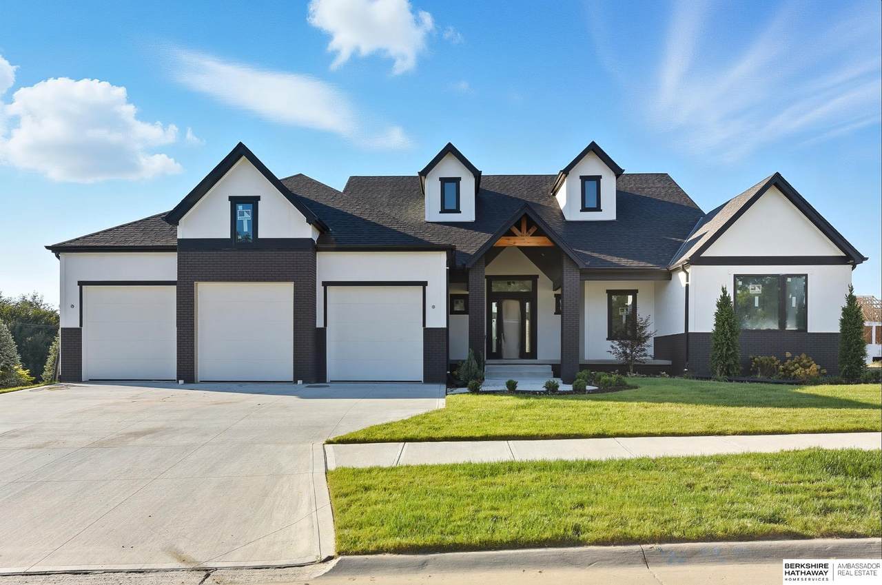 2501 224 Street - Photo 1