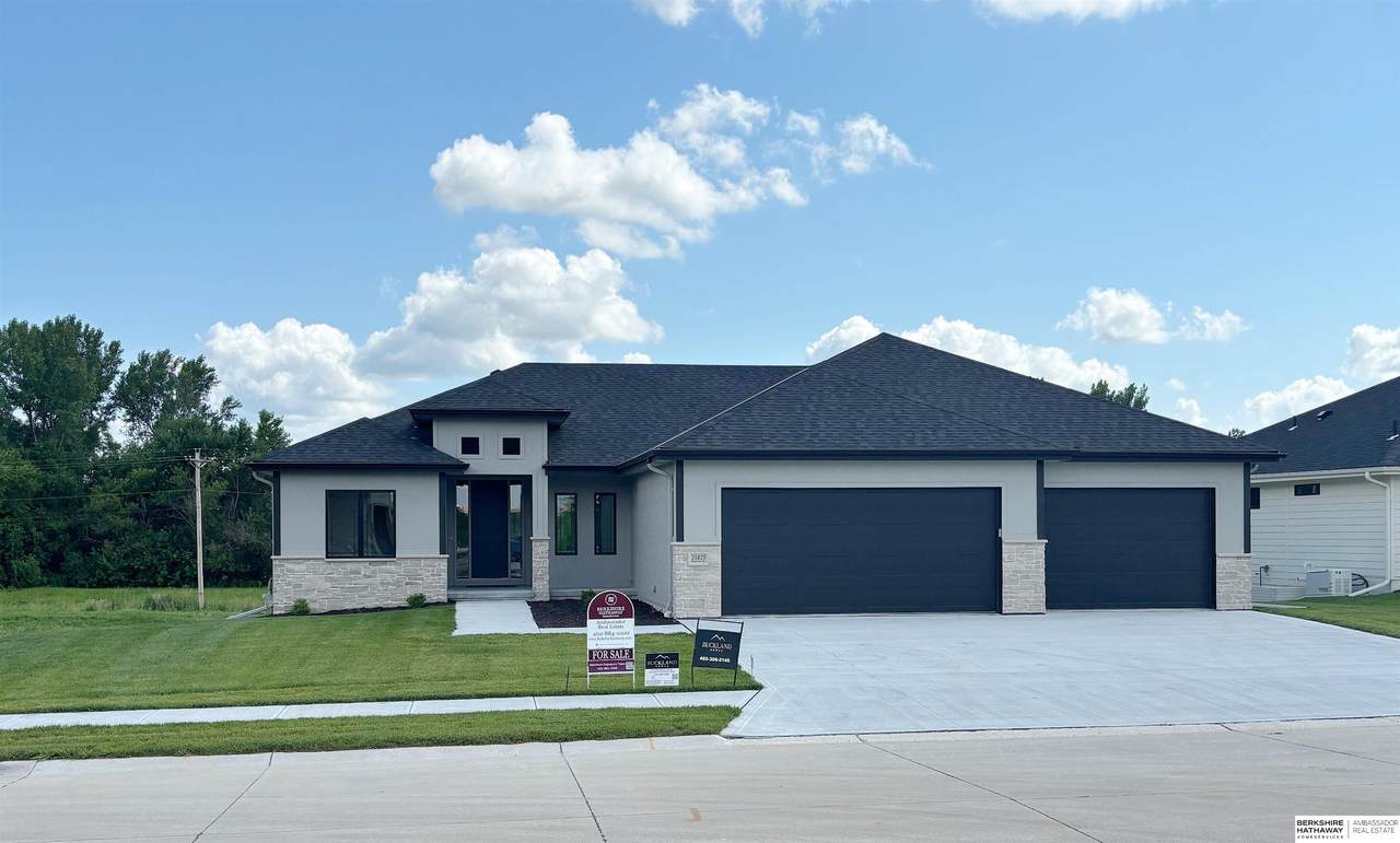 21825 Parkview Drive - Photo 1