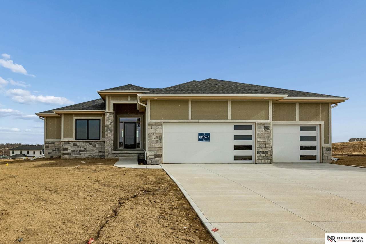 11121 162 Circle - Photo 1