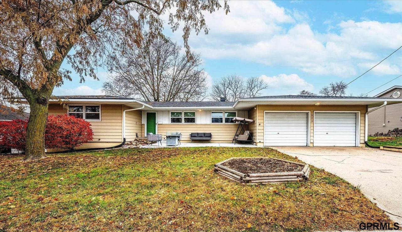 609 4th Street - Photo 1