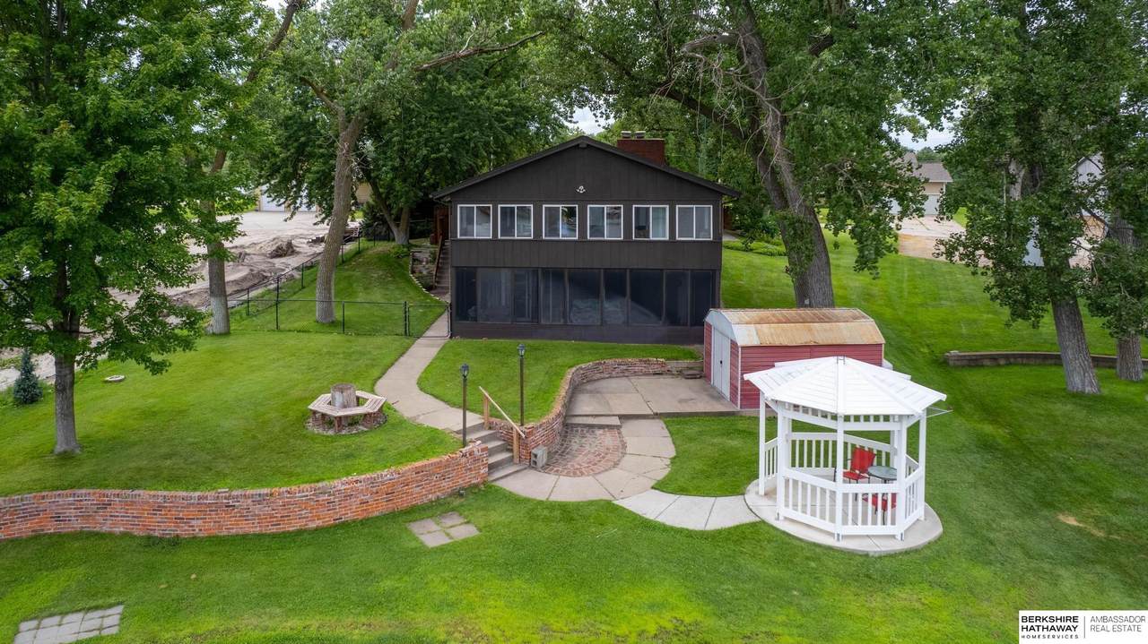 33 Lakewood Drive - Photo 1