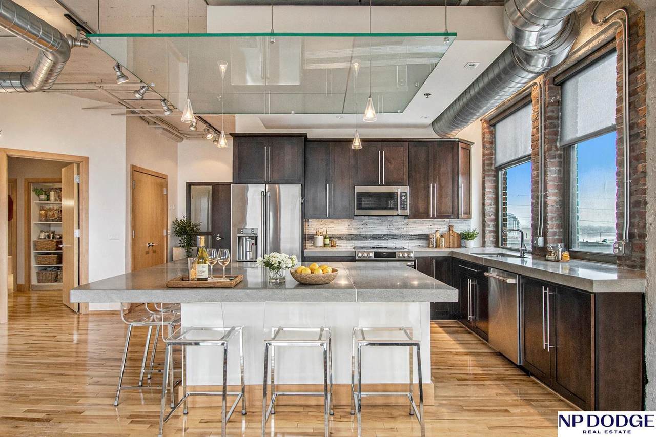 902 Dodge Street - Photo 1