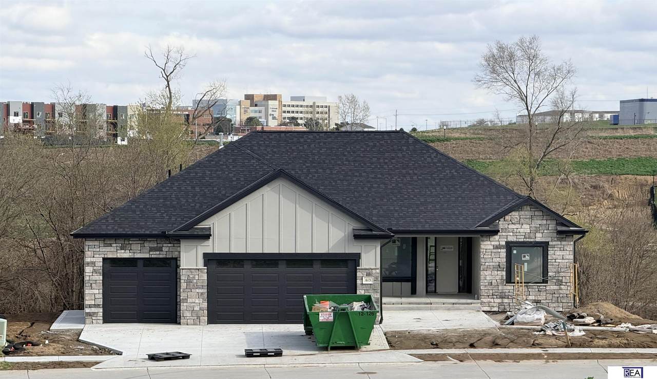 613 Valley Road - Photo 1