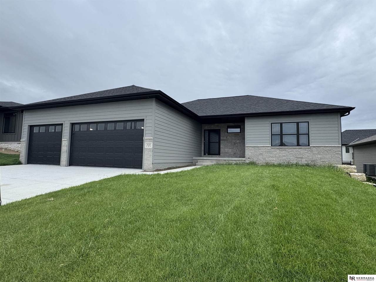 535 108th Street - Photo 1