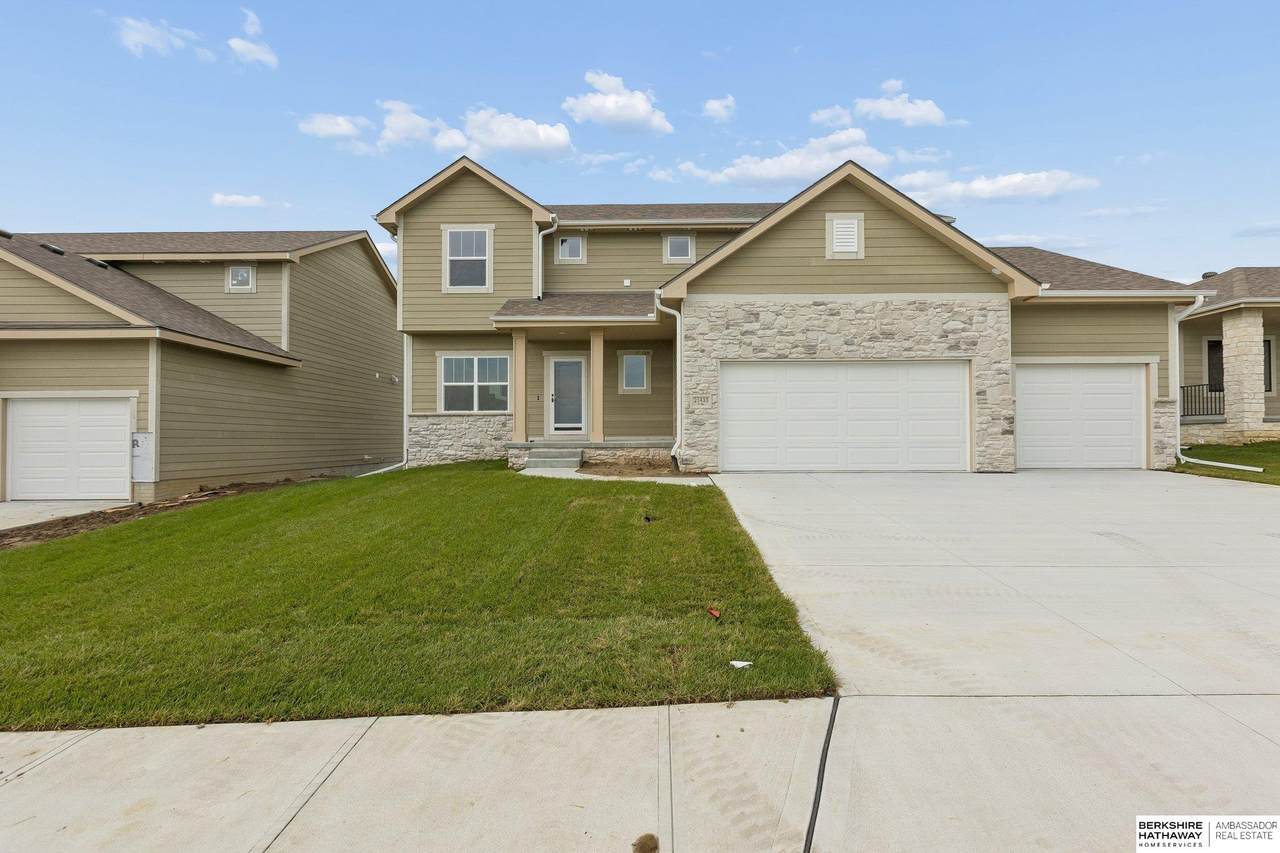 21433 Y Street - Photo 1