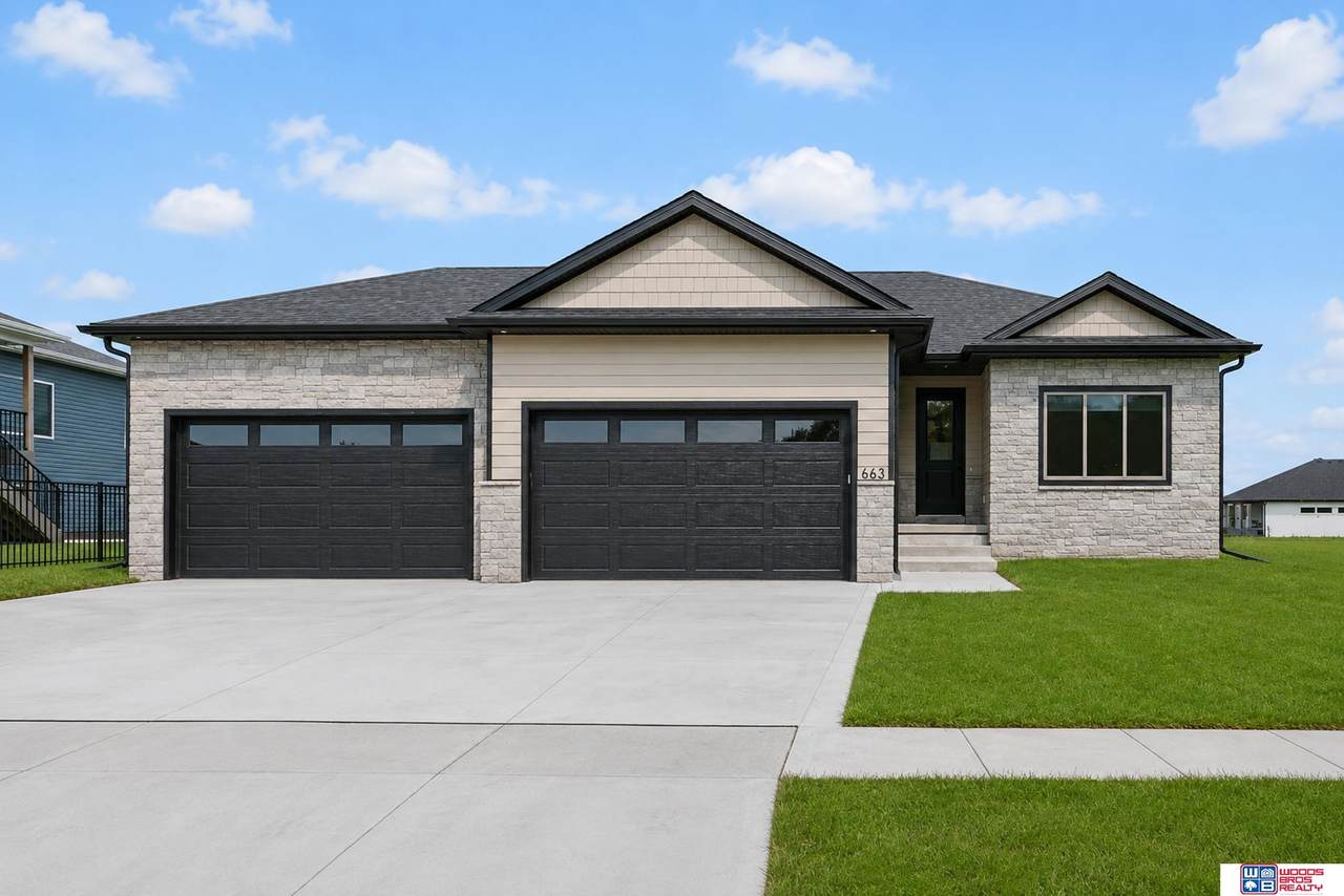 663 Eloise Avenue - Photo 1
