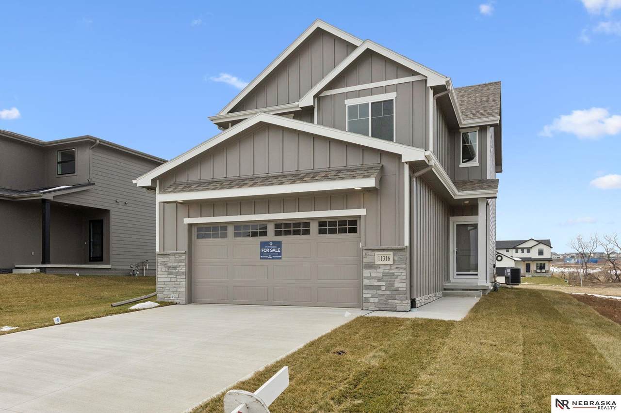 11316 161 Avenue - Photo 1