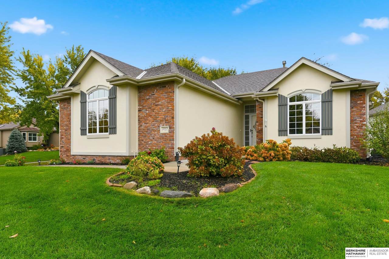 5007 178th Street - Photo 1