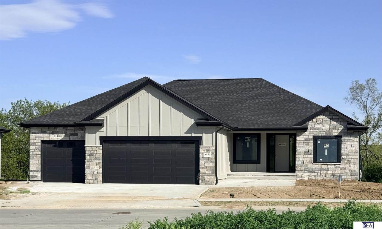 613 Valley Road - Photo 1
