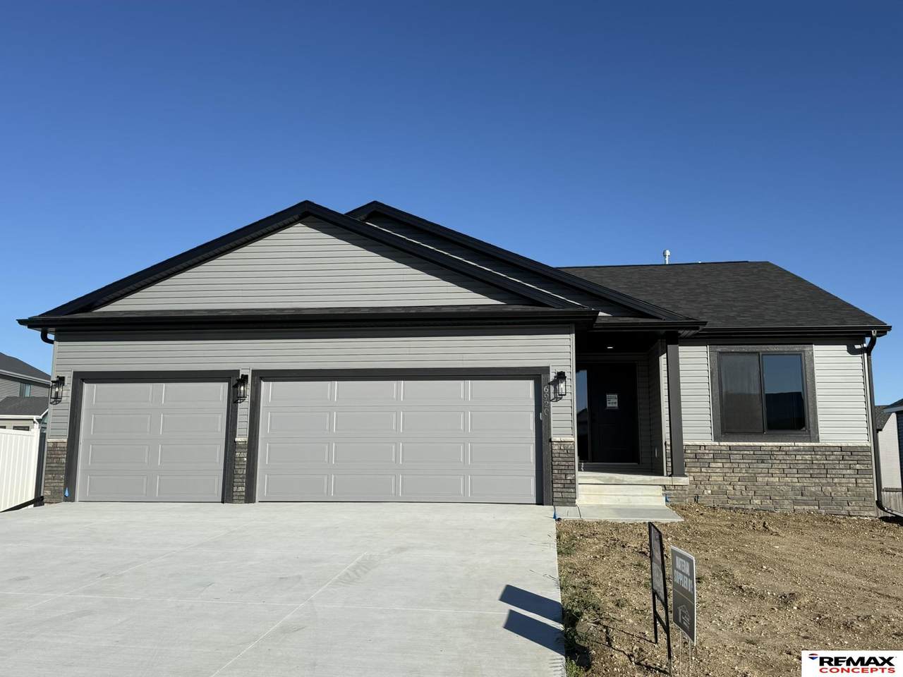 6920 8th Street - Photo 1