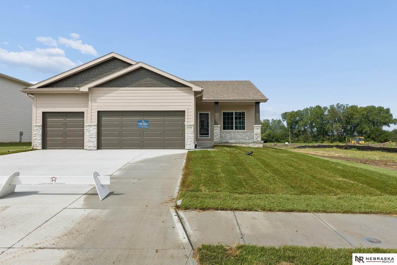 11406 161 Avenue - Photo 1