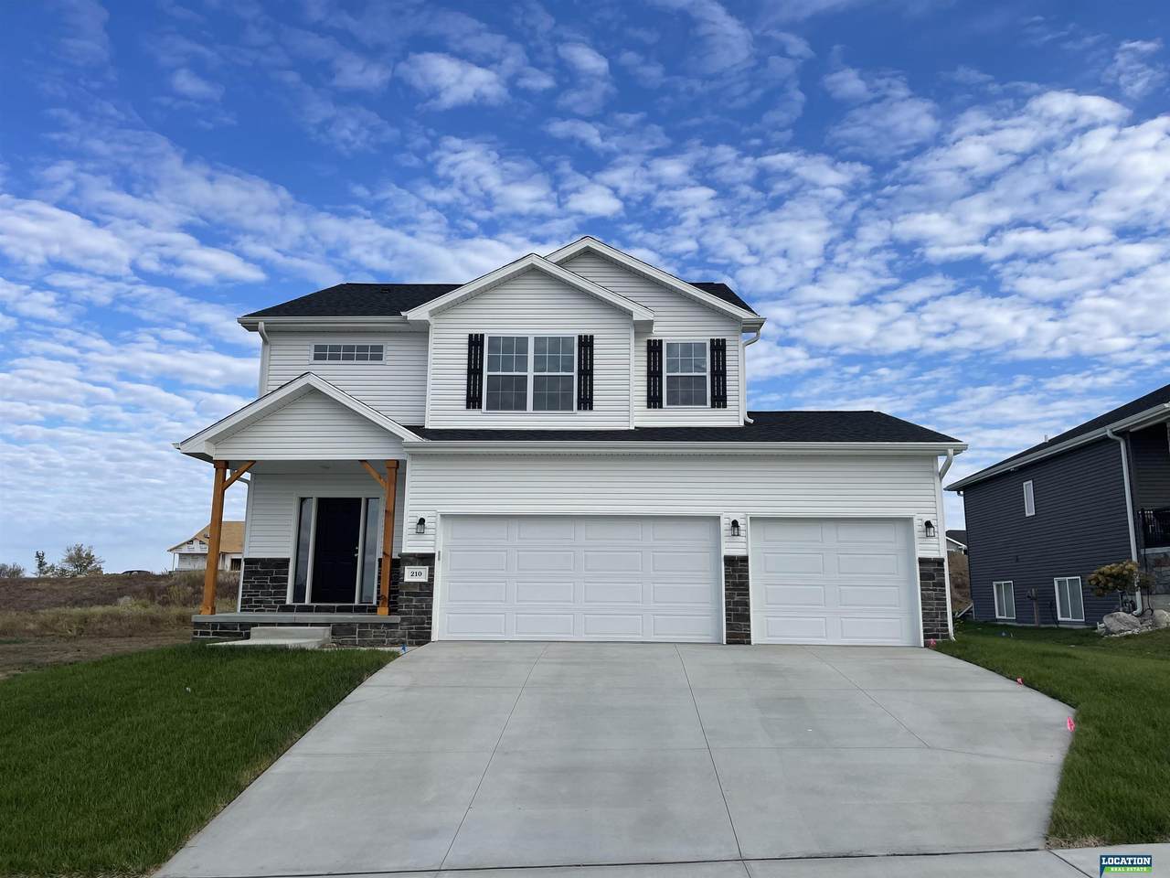 210 Woodland Boulevard - Photo 1