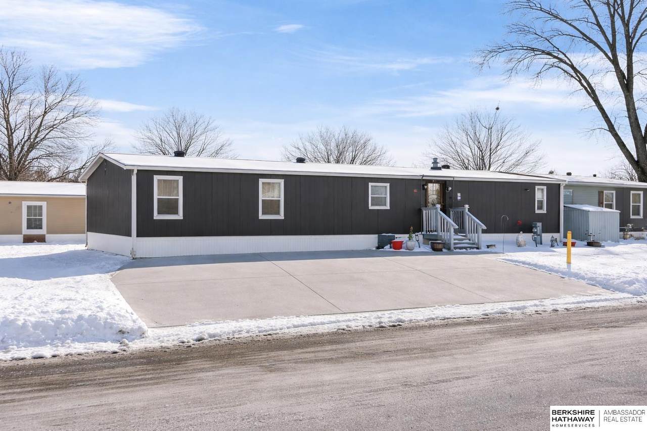 12845 Manderson Plaza - Photo 1