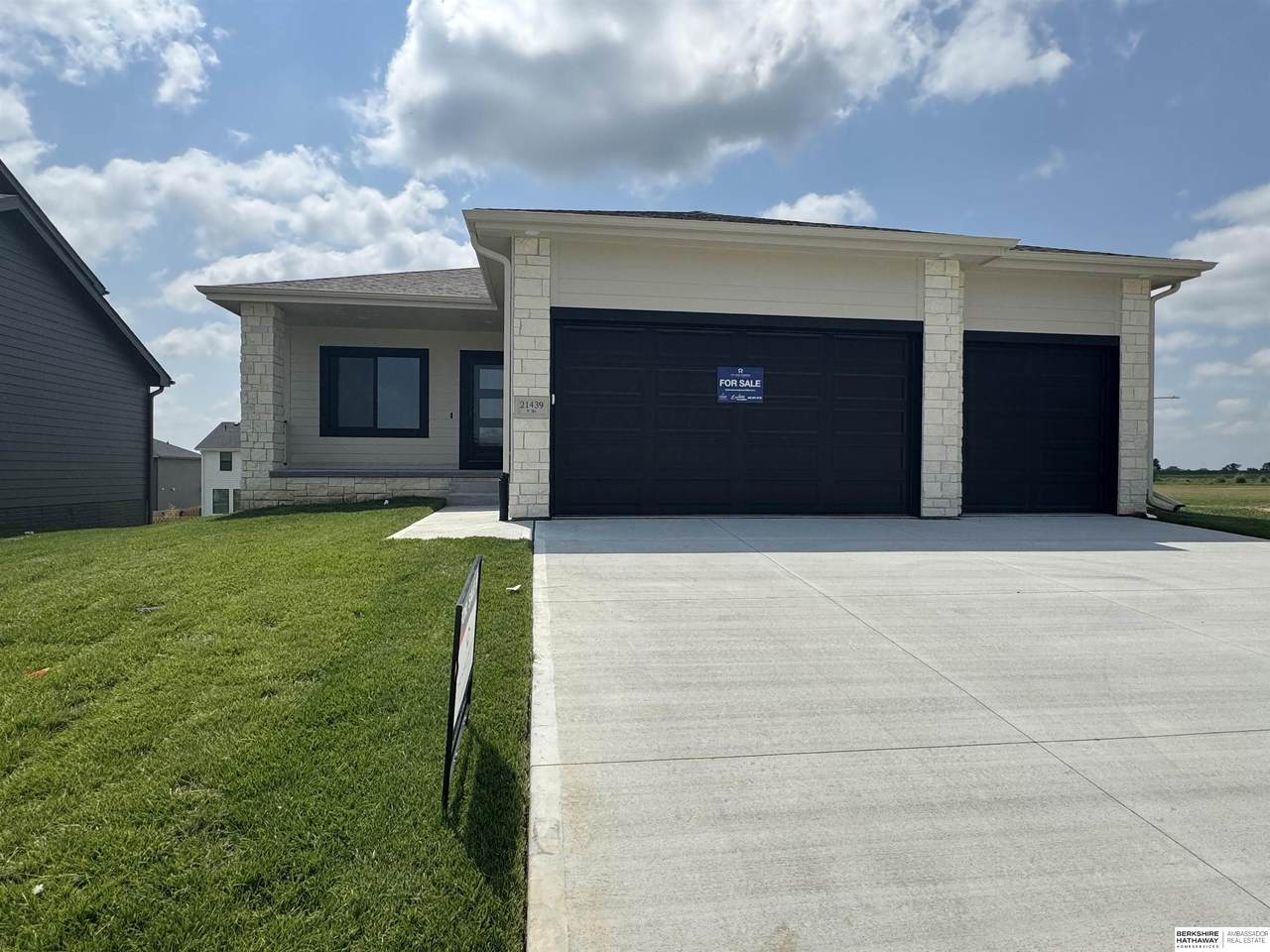 21439 Y Street - Photo 1
