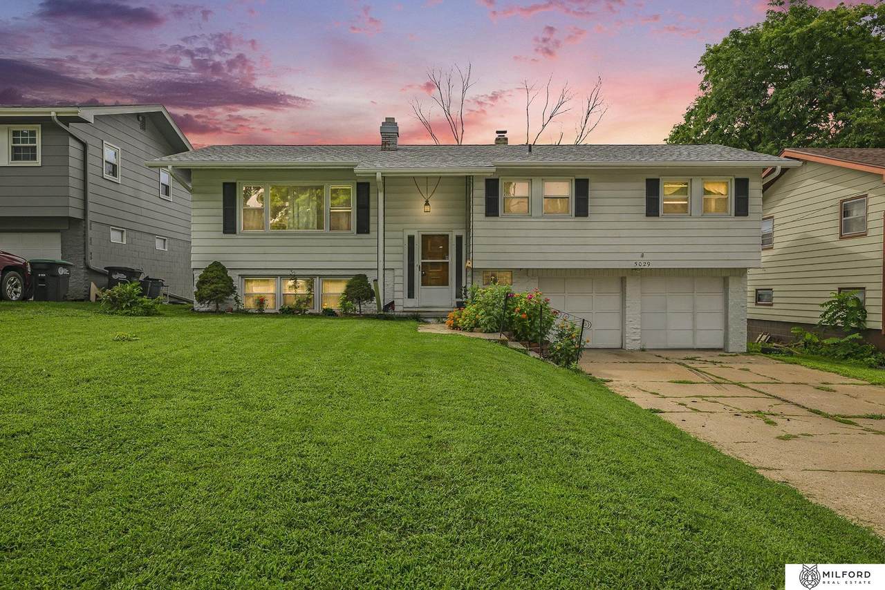 5029 Arbor Circle - Photo 1