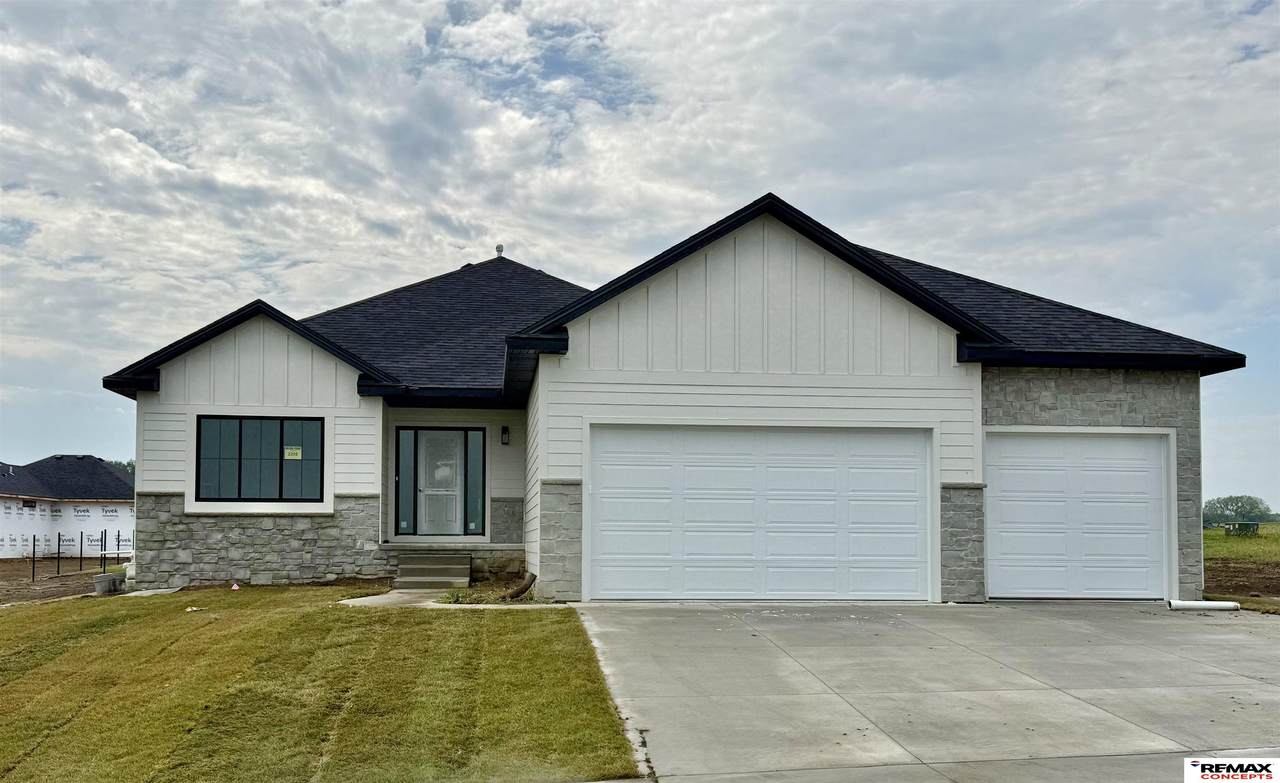 2205 96 Street - Photo 1