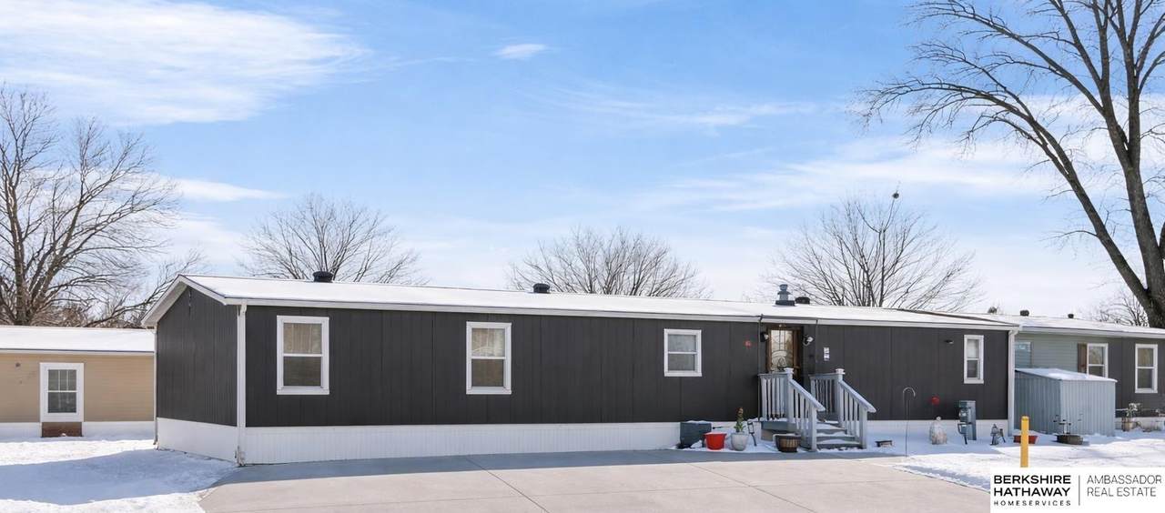 12845 Manderson Plaza - Photo 1