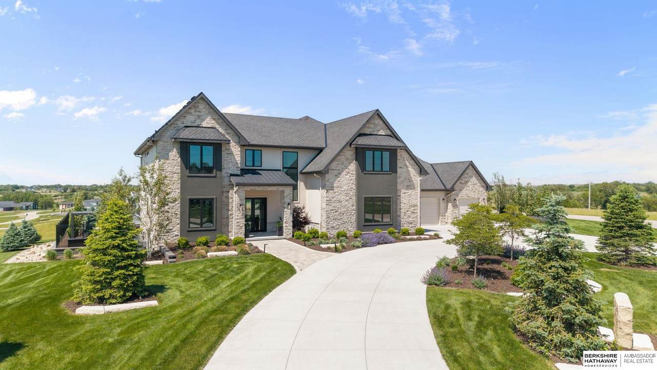 5030 223 Plaza - Photo 1