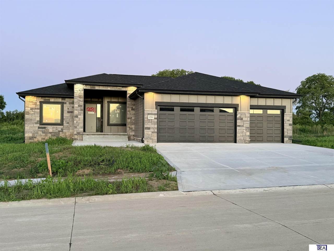 12511 87 Street - Photo 1