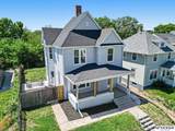 914 33 Street - Photo 2