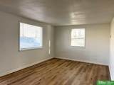 4033 Crown Point Avenue - Photo 2