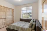 902 Lakeview Way - Photo 23