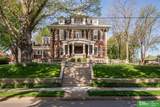 520 38 Street - Photo 1
