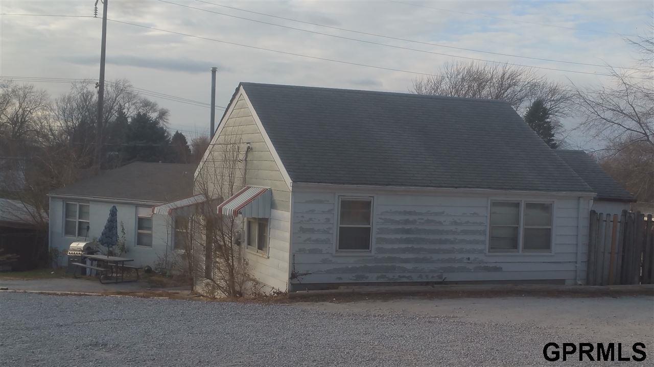 1625 74 Street - Photo 1