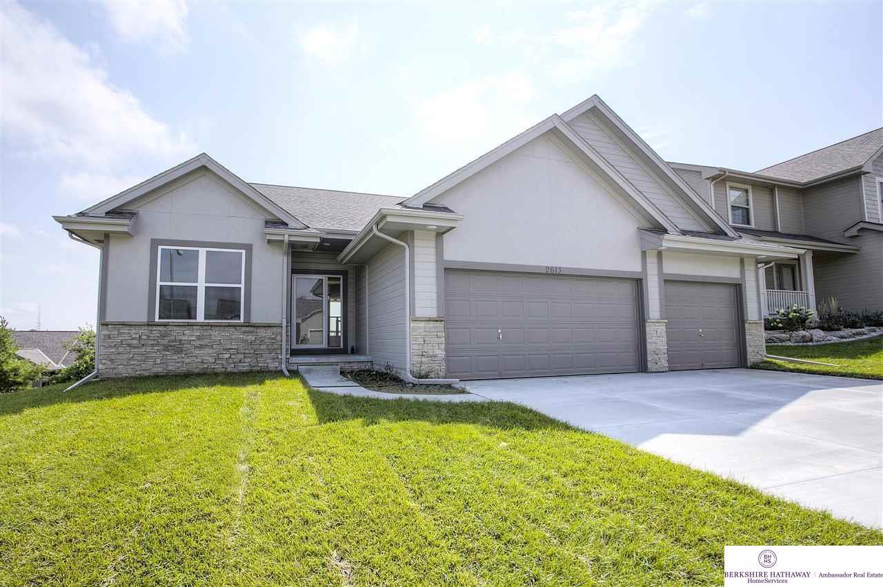 10409 152 Avenue - Photo 1