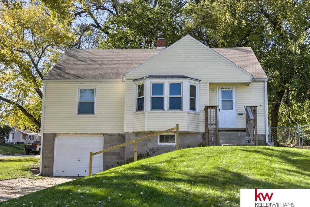 4702 47th Street - Photo 1