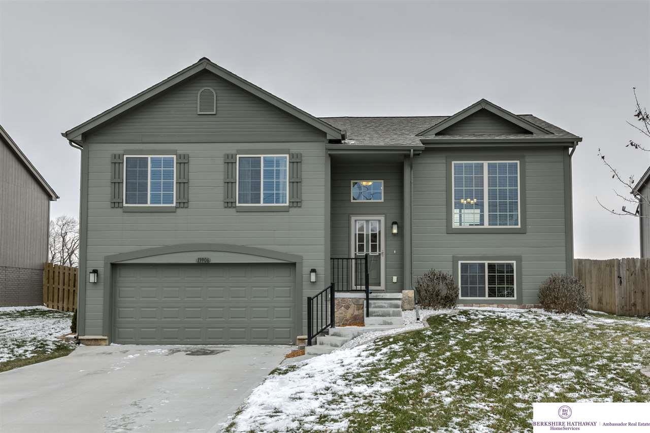 13906 42nd Avenue - Photo 1