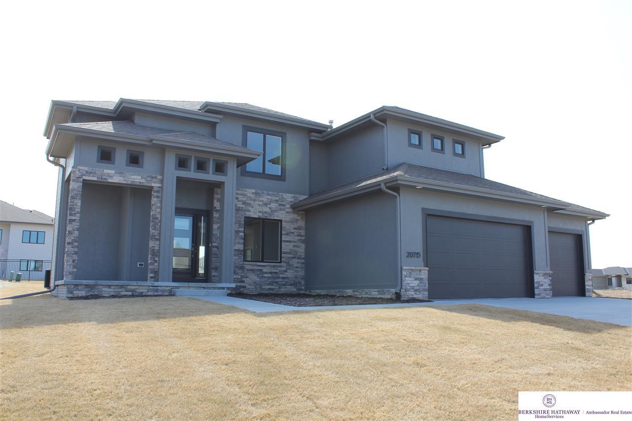 20715 Nina Street - Photo 1