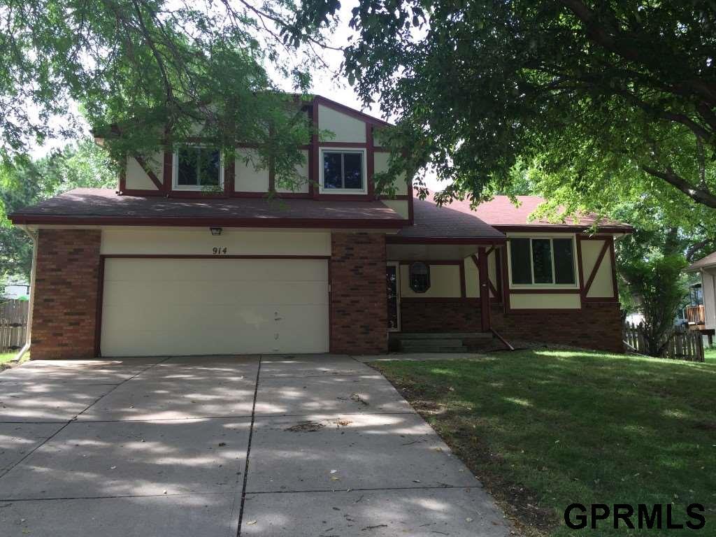 914 Edgewood Boulevard - Photo 1